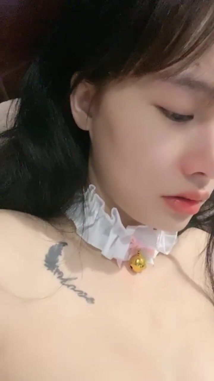 纯欲系天花板美少女！甜美卡哇伊！开房和炮友操逼，浴室洗澡坚挺白嫩奶子，美臀骑乘位套弄