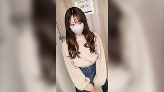 高颜值美女被大叔用蛮力控制 屈服被侵犯