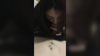 短短39秒，演示了一个男人的无奈，漂亮女友埋头口活儿，迎来的却是这样的短暂！