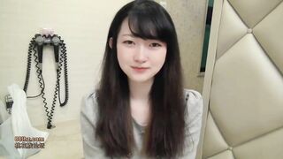 -JK制服19岁无敌清纯美少女！完美白瘦幼美眉，被大叔挑逗的湿漉漉，毛太茂密了