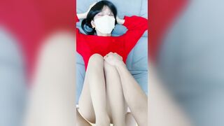 肉丝大奶萝莉美眉 做错事就要罚 啊不要主人错了求求你放过我 身材苗条 被绑着手脚隔着丝袜猛插小嫩穴