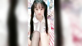 二次元萝莉少女，18岁的鲍鱼、粉色的小洞穴，怎么可以那么粉！